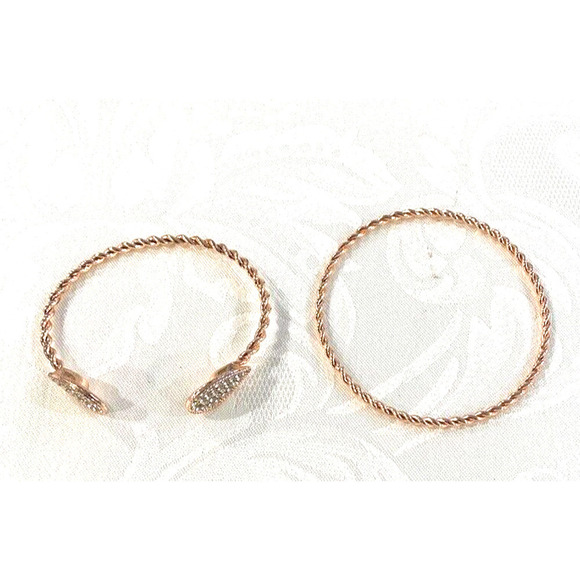 2 piece set twisted metal rose gold bracelet with teardrop design - Picture 2 of 4